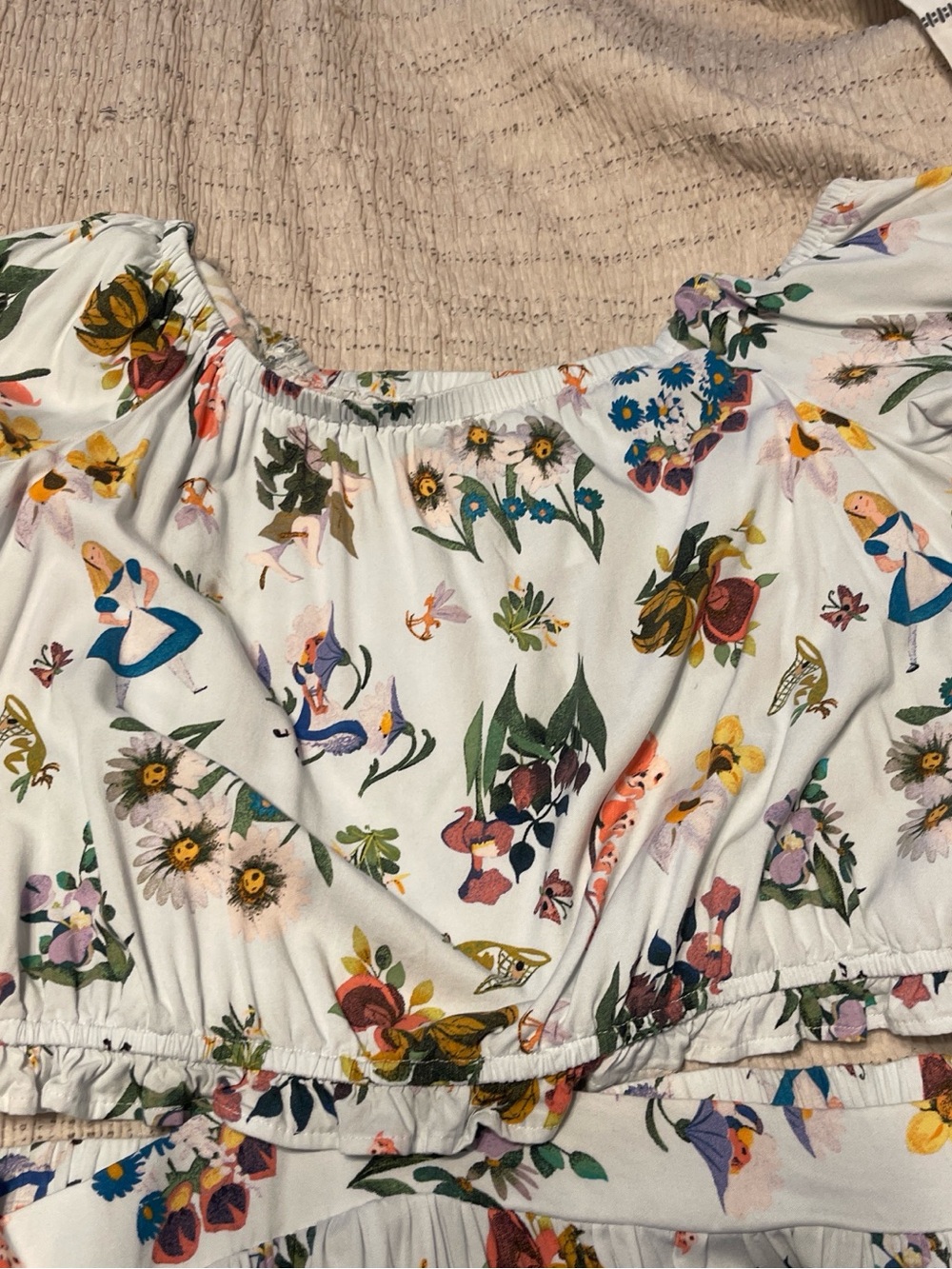 Her Universe Light Blue Floral Mary Blair Alice in wonderland  2 piece - Picture 3 of 4